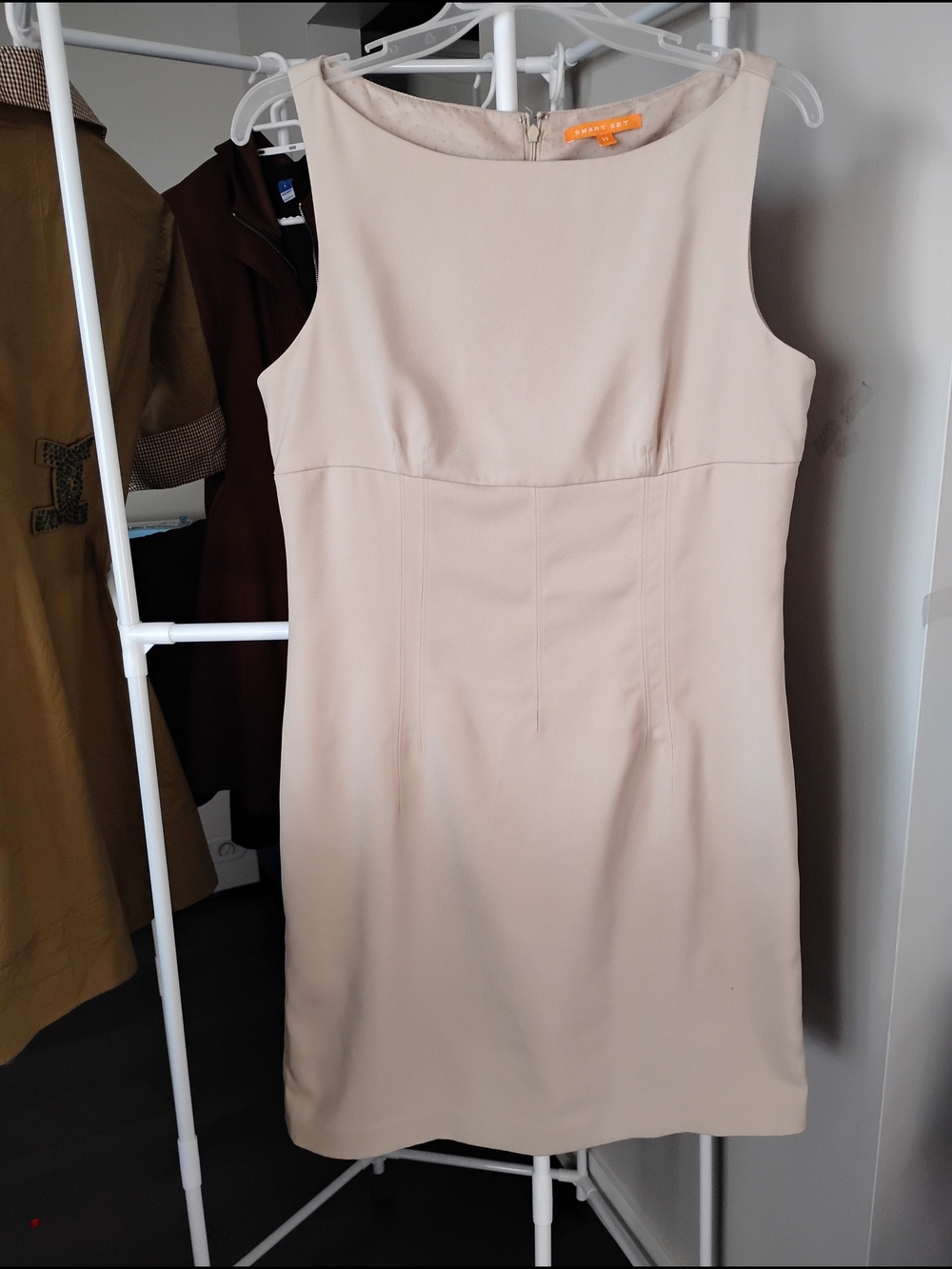 Smart Set Women's Pencil Cream Sleeveless Cewl Neckline Sheath Midi Dress